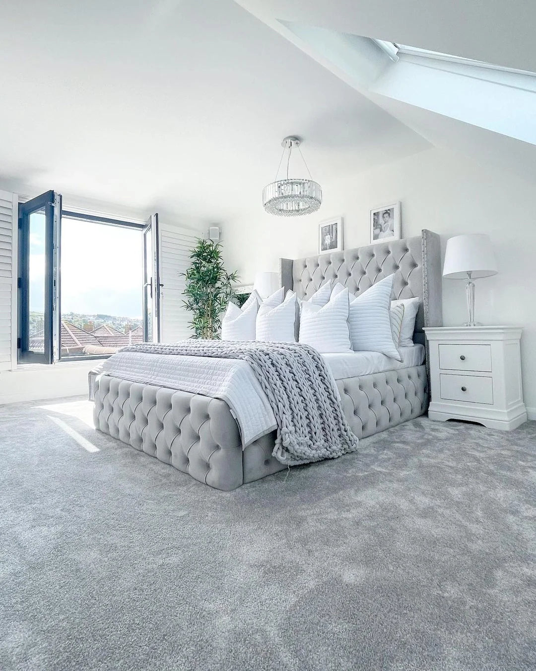 Cadre de Lit Armony Gris - Élégance Néo-Classique