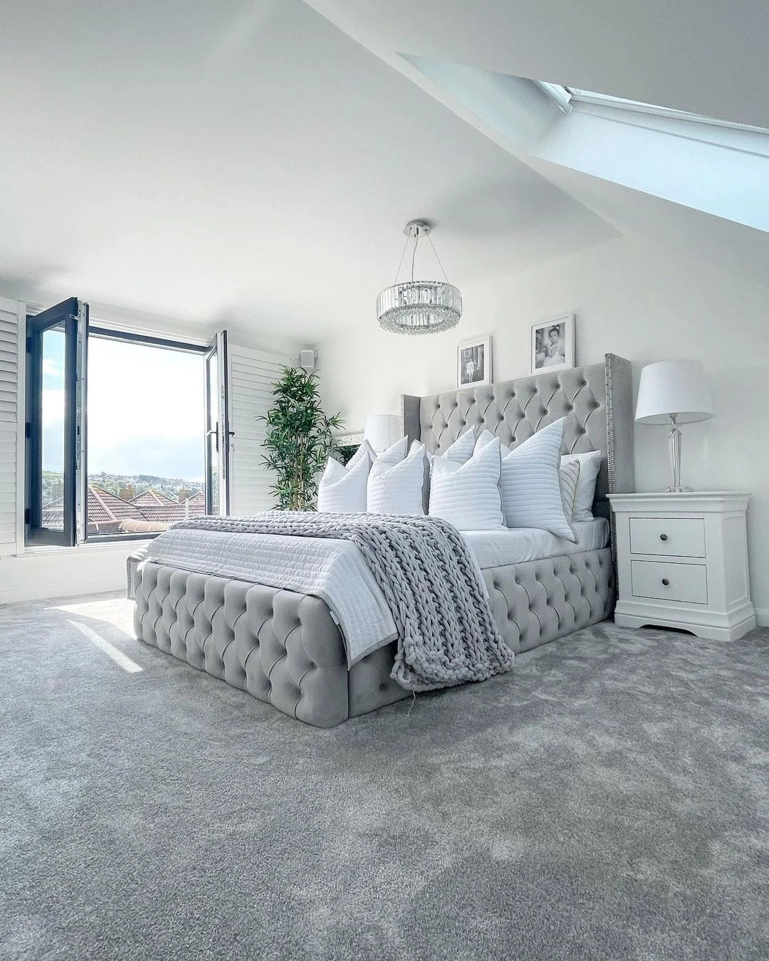 Cadre de Lit Armony Gris - Élégance Néo-Classique