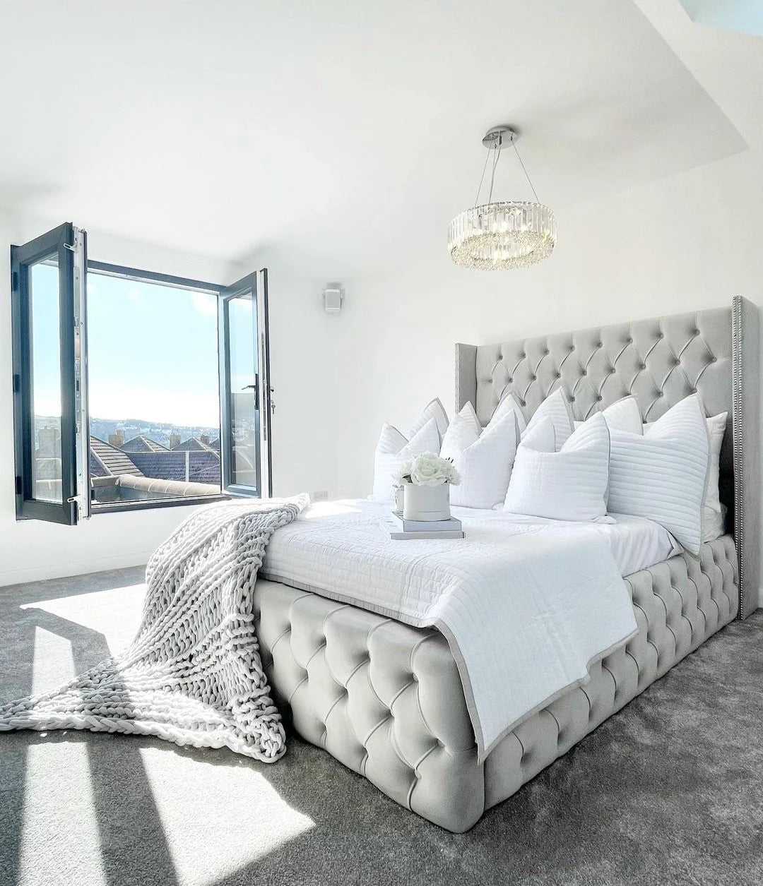 Cadre de Lit Armony Gris - Élégance Néo-Classique