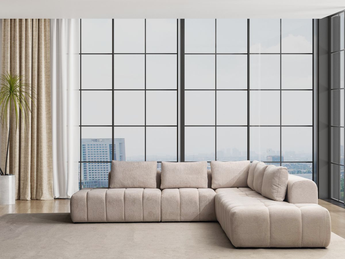 Canapé d’angle Liyah 295x295 cm en laine rasée beige crème – Grand canapé design moderne et confortable