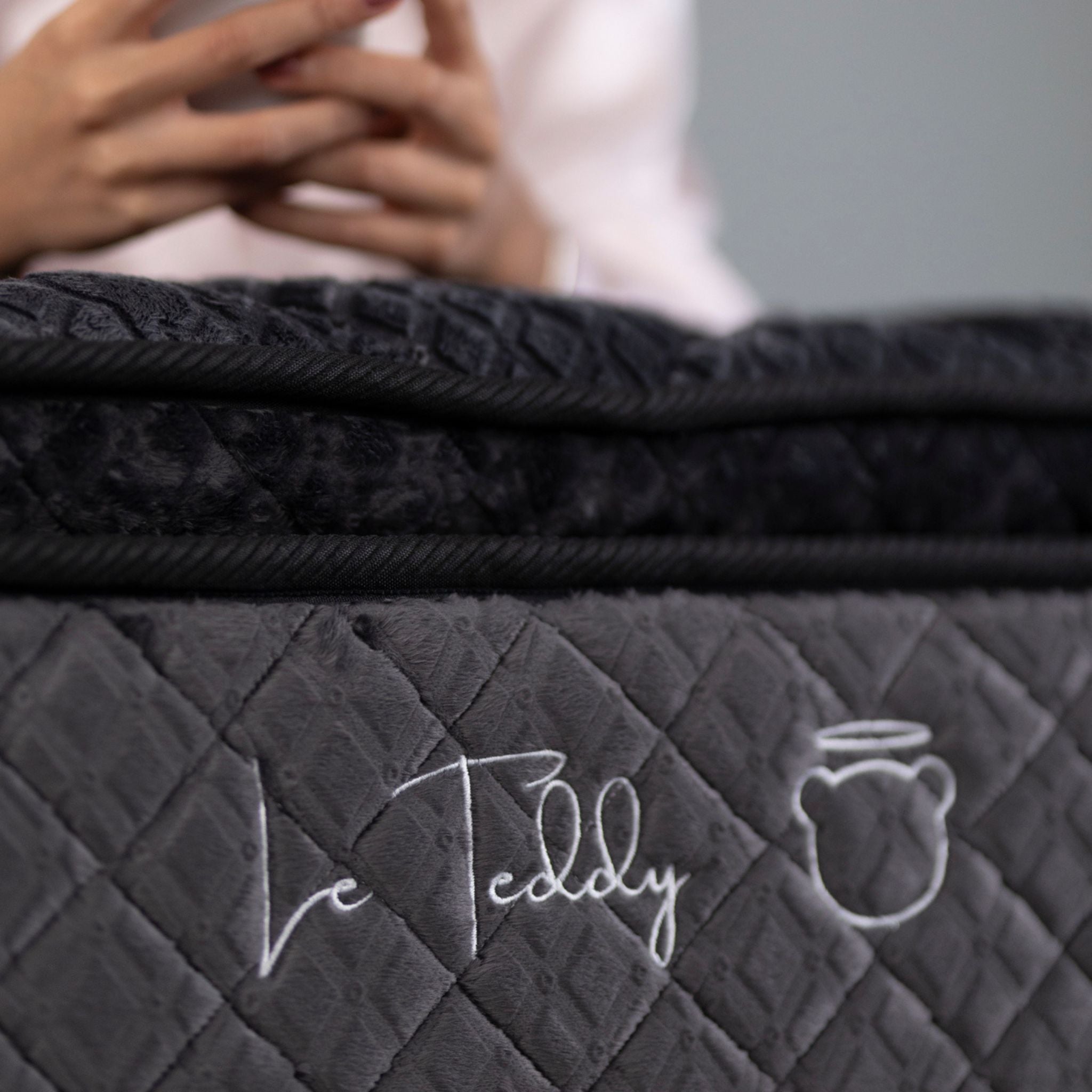 Matelas Teddy Black 30 cm : Confort Suprême et Technologie Avancée