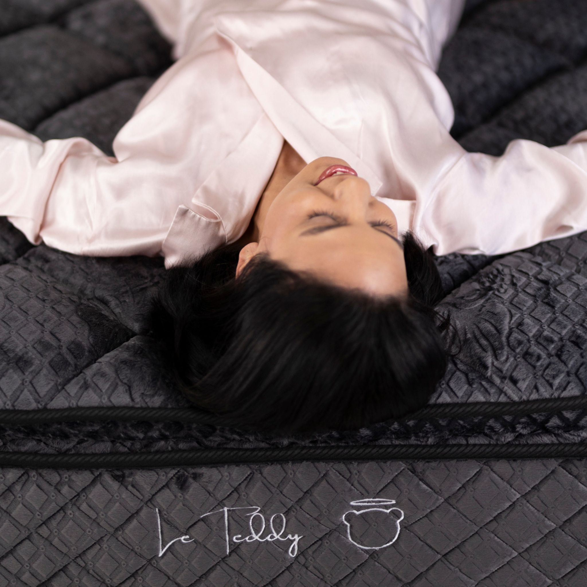 Matelas Teddy Black 30 cm : Confort Suprême et Technologie Avancée