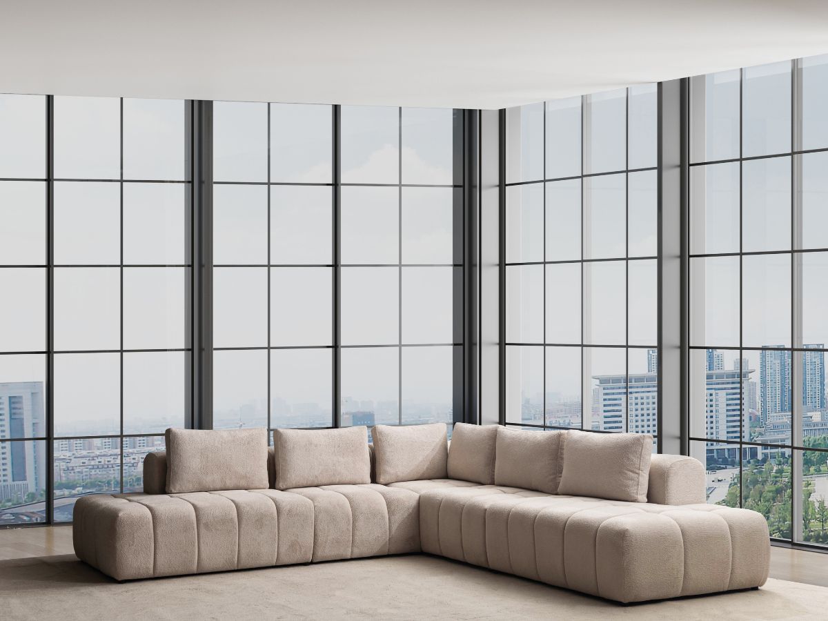 Canapé d’angle Liyah 295x295 cm en laine rasée beige crème – Grand canapé design moderne et confortable