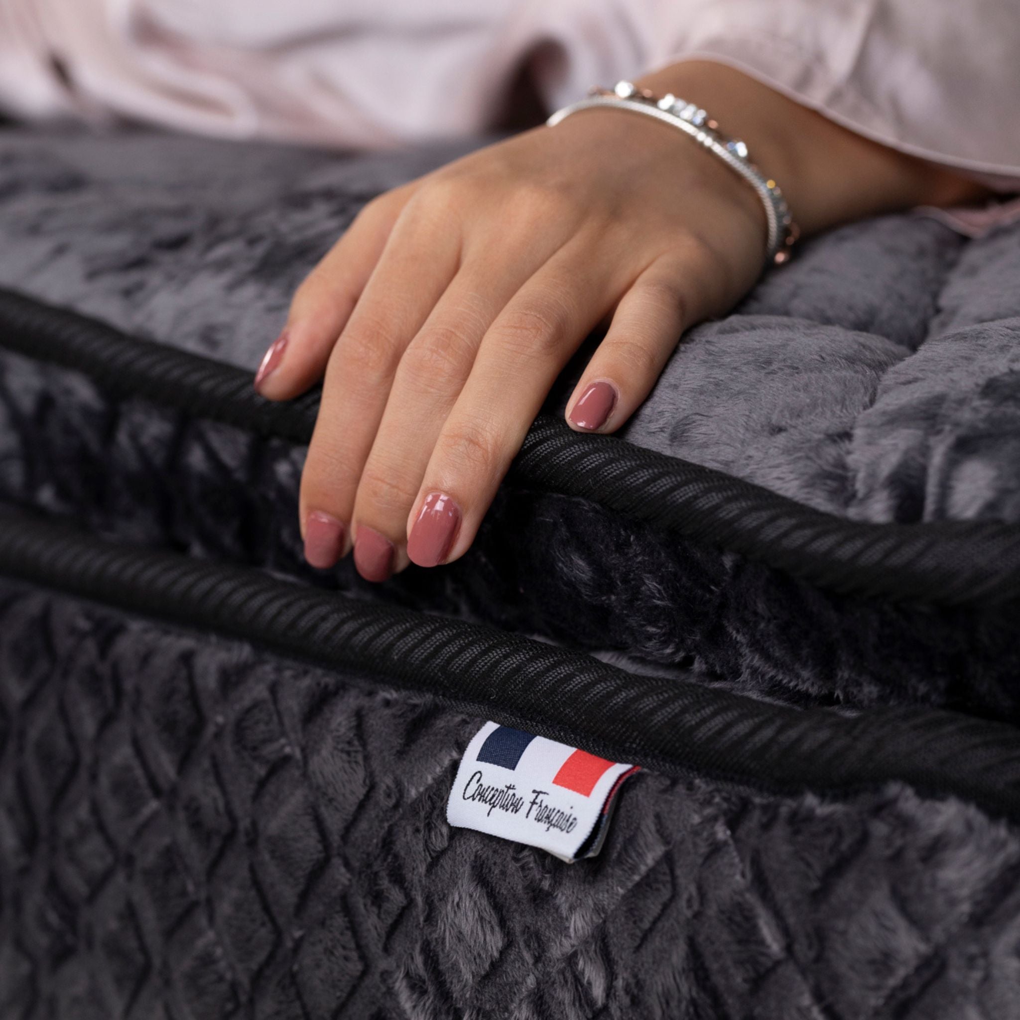 Matelas Teddy Black 30 cm : Confort Suprême et Technologie Avancée